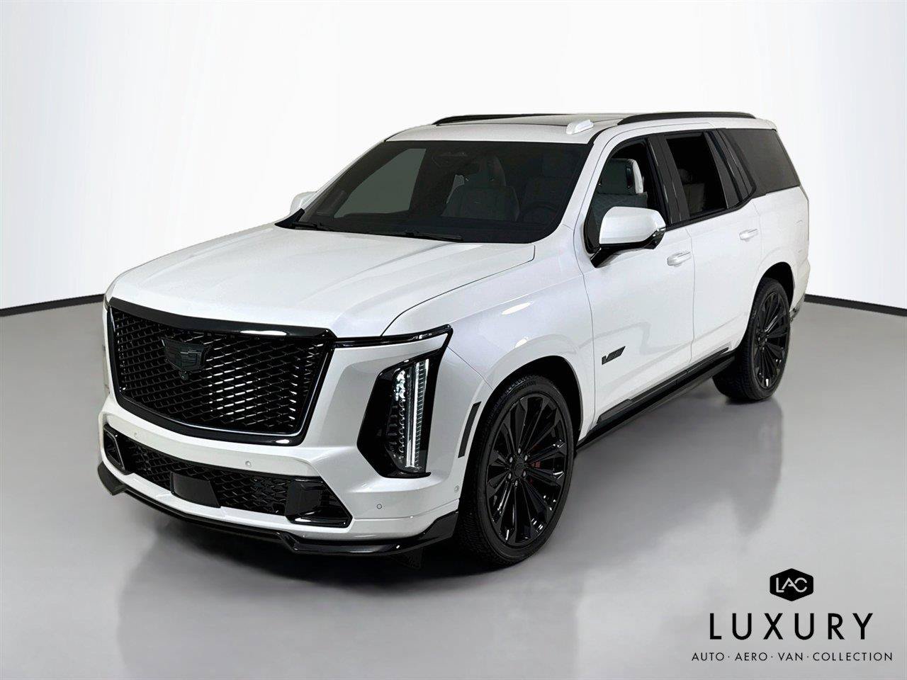 Used 2025 Cadillac Escalade V AWD/4WD image 4
