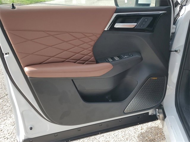 New 2025 Mitsubishi Outlander SEL image 17