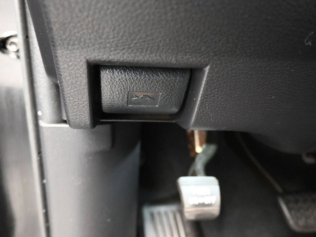 Used 2020 Toyota Tundra SR5 w/ SR5 Upgrade Package image 26