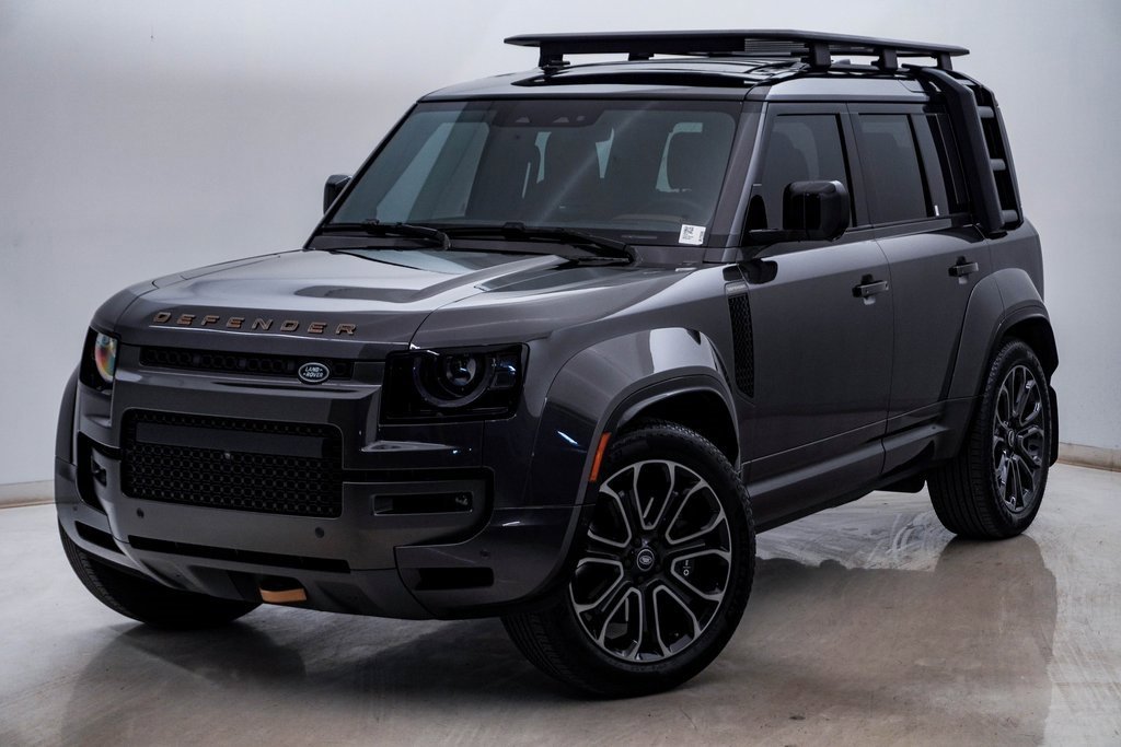 Used 2025 Land Rover Defender 110 image 3