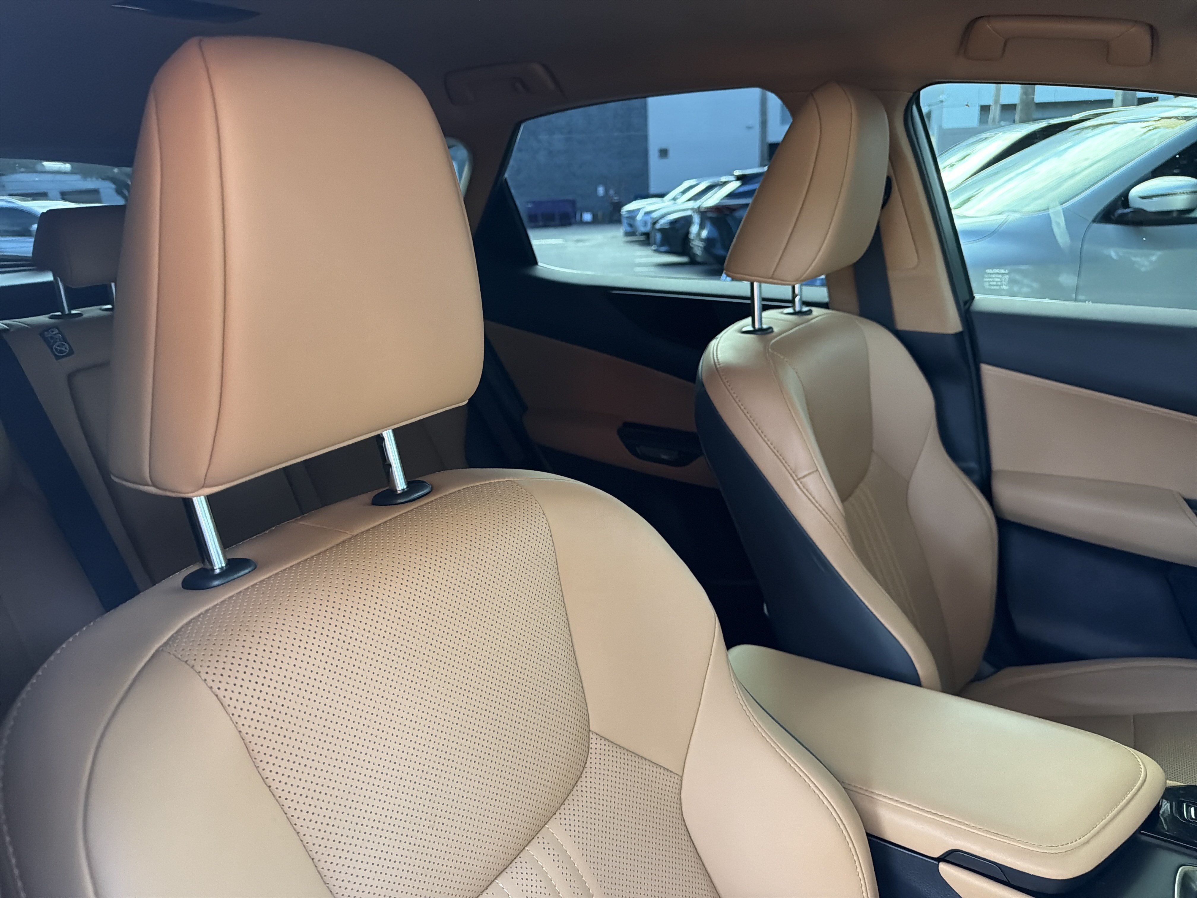 Certified 2025 Lexus NX 250 FWD w/ Accessory Package (2T) image 38