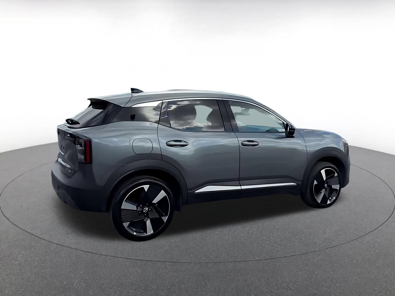 Used 2026 Nissan Kicks SR AWD/4WD image 13