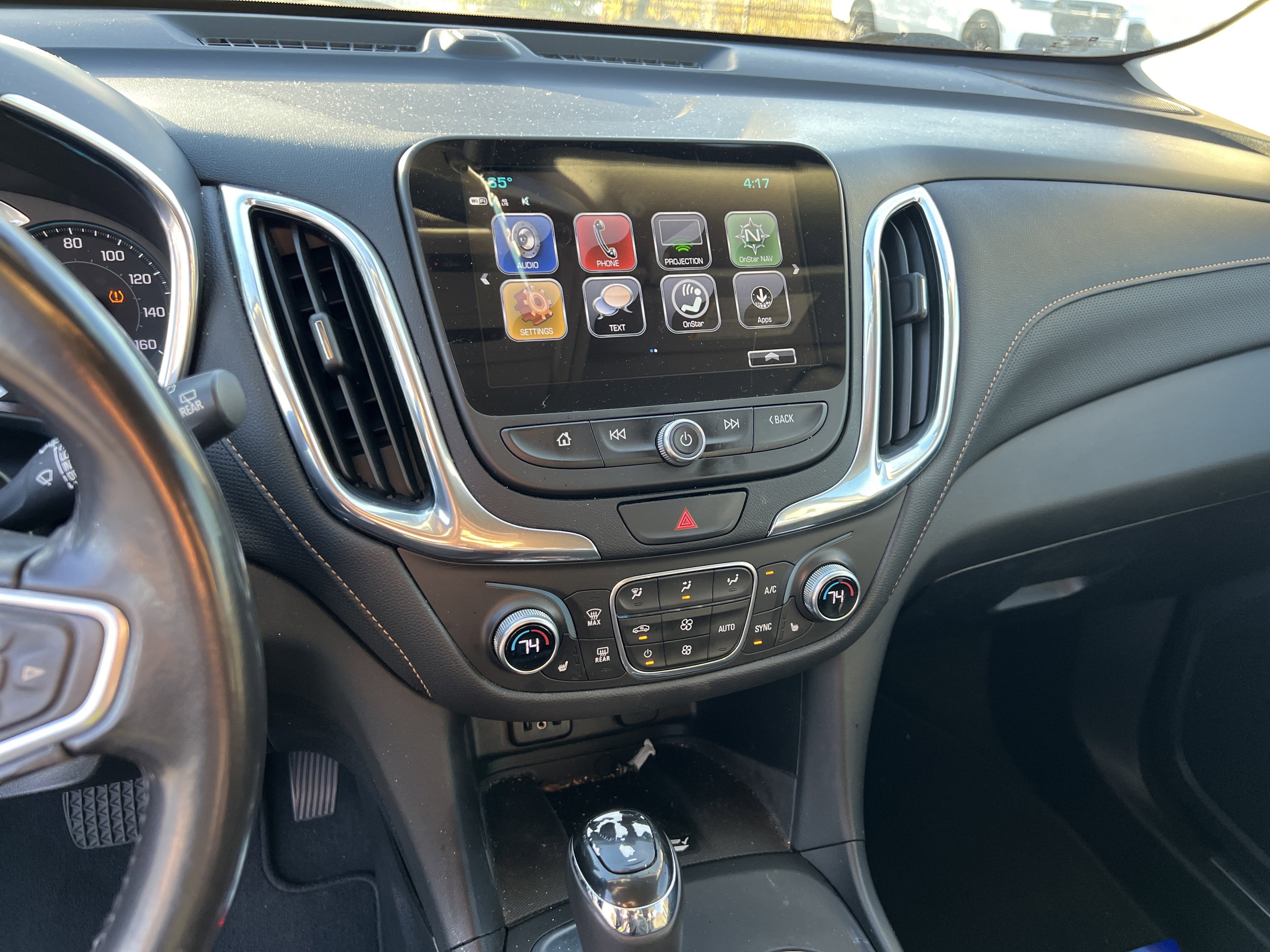 Used 2018 Chevrolet Equinox Premier image 27