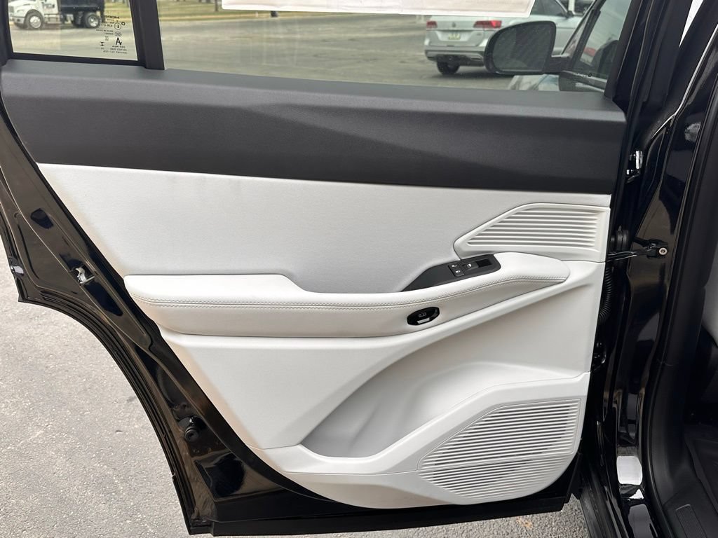 New 2026 Jeep Cherokee Laredo AWD/4WD image 15