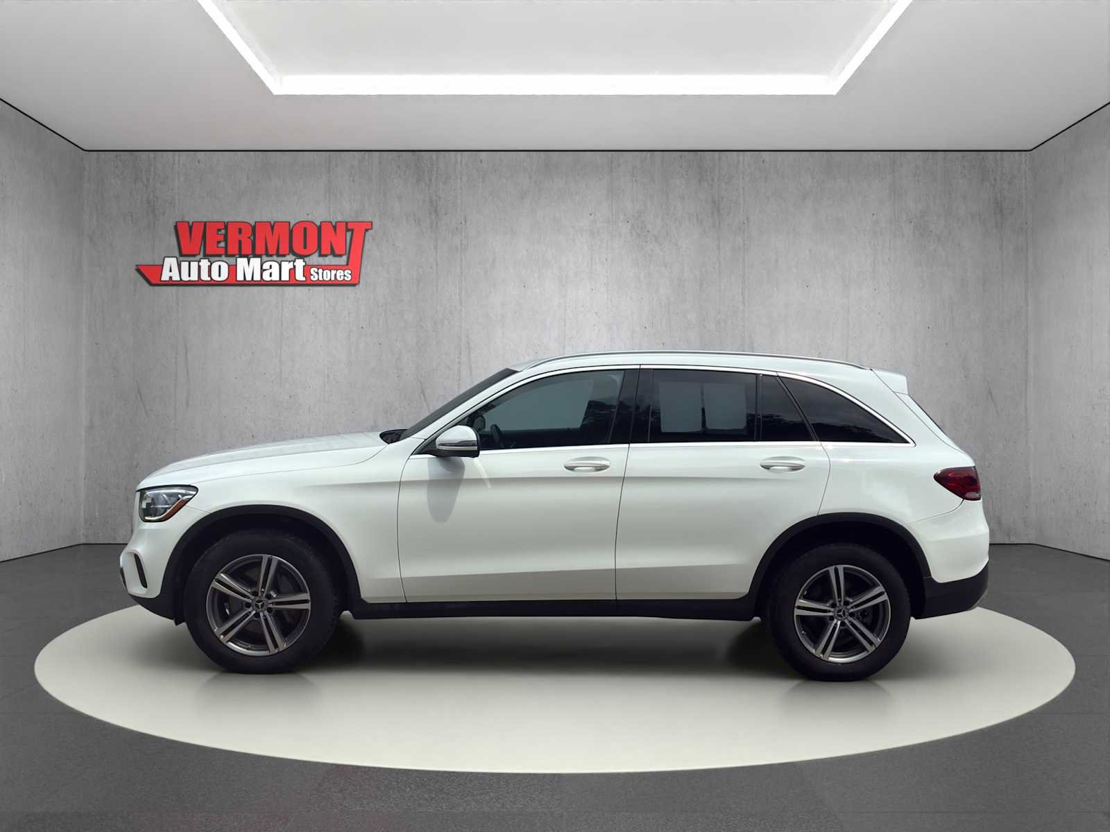 Used 2020 Mercedes-Benz GLC 300 4MATIC image 4