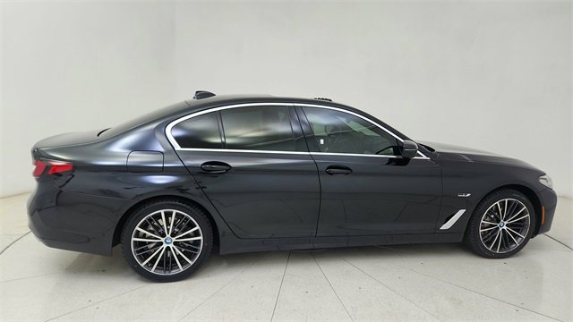 Used 2023 BMW 530e xDrive w/ Premium Package image 6