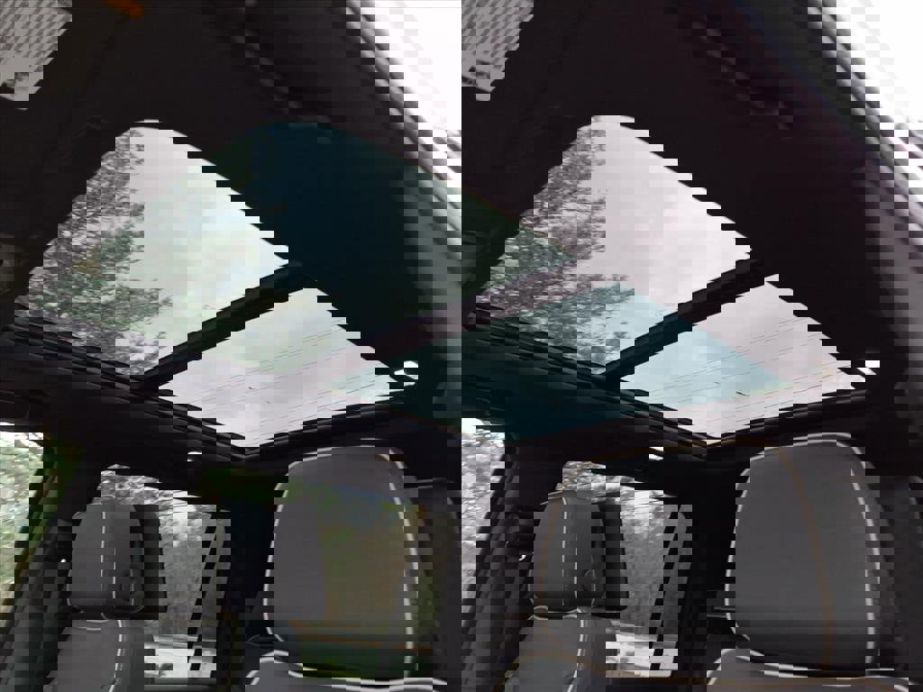 New 2026 Chevrolet Suburban Premier image 15