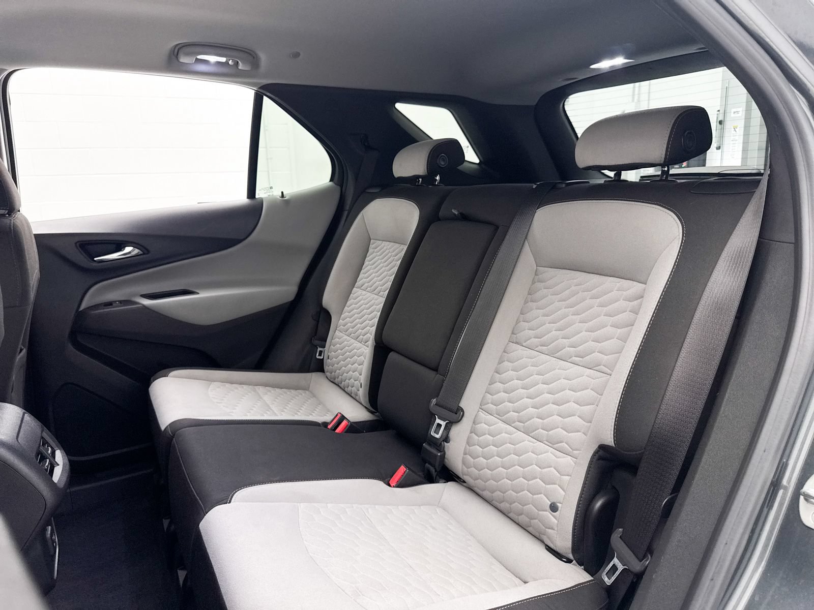 Used 2020 Chevrolet Equinox LT FWD image 25