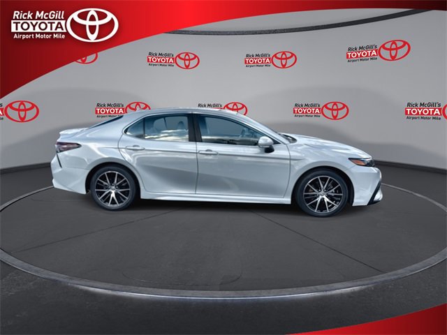 Used 2023 Toyota Camry SE image 9