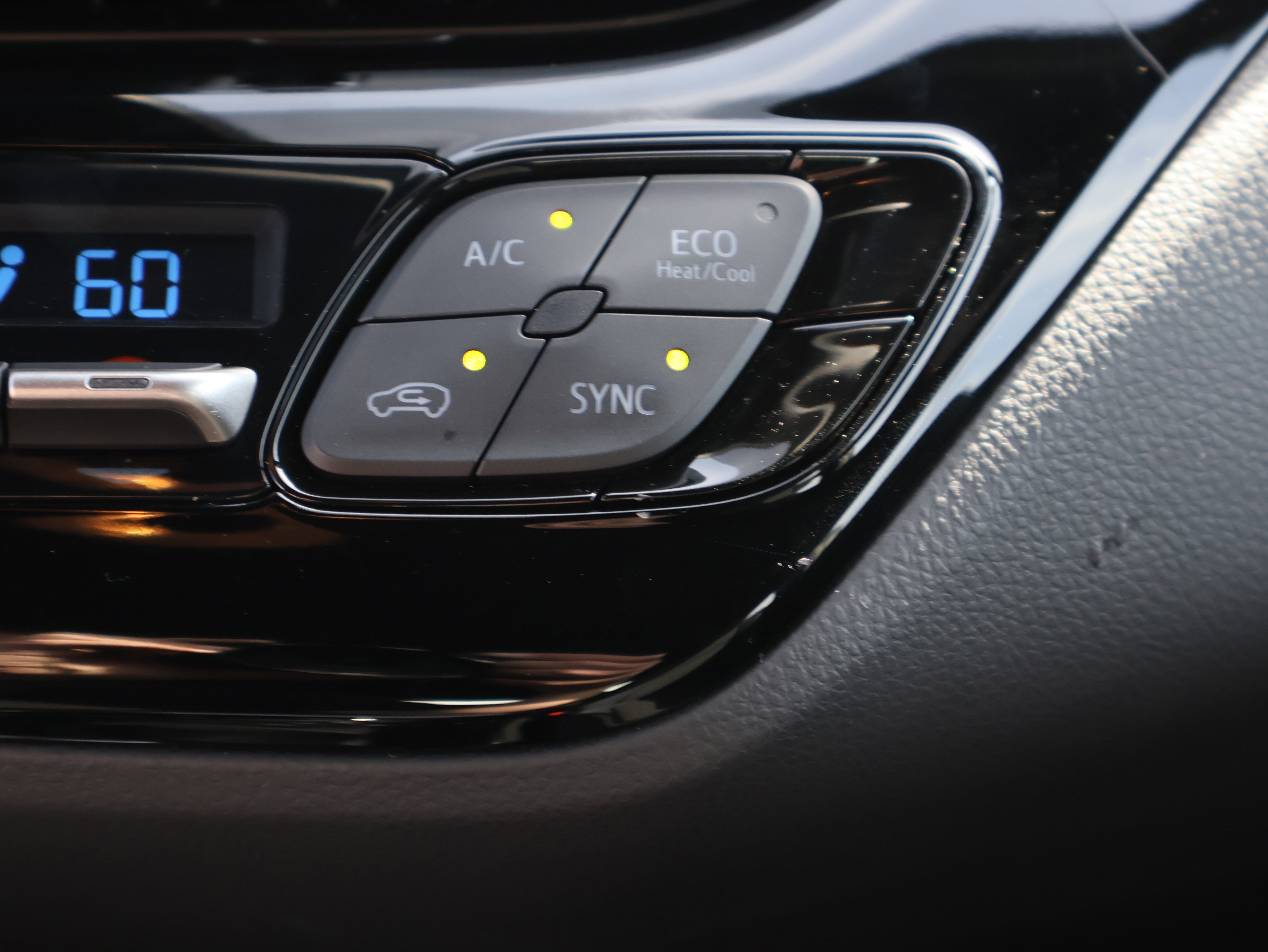 Used 2021 Toyota C-HR XLE image 26