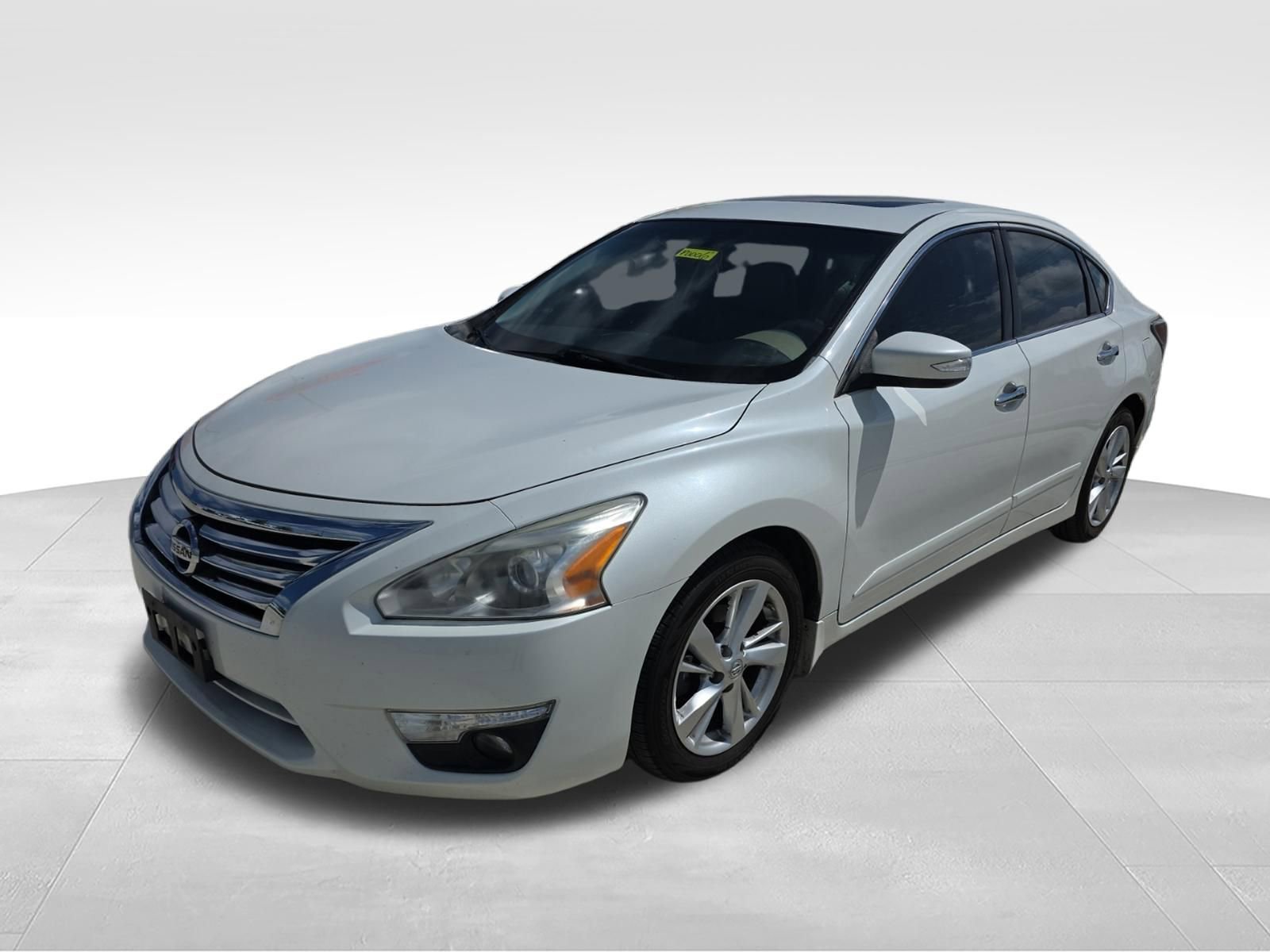 Used 2015 Nissan Altima 2.5 SL w/ Moonroof Package FWD image 1