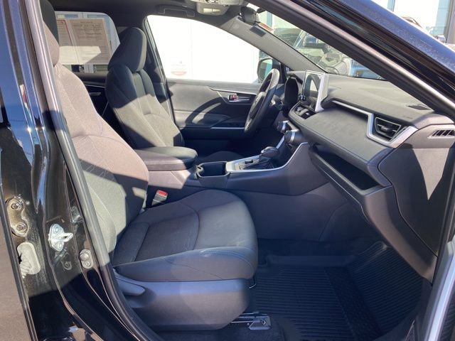 Certified 2024 Toyota RAV4 SE w/ Convenience Package image 17