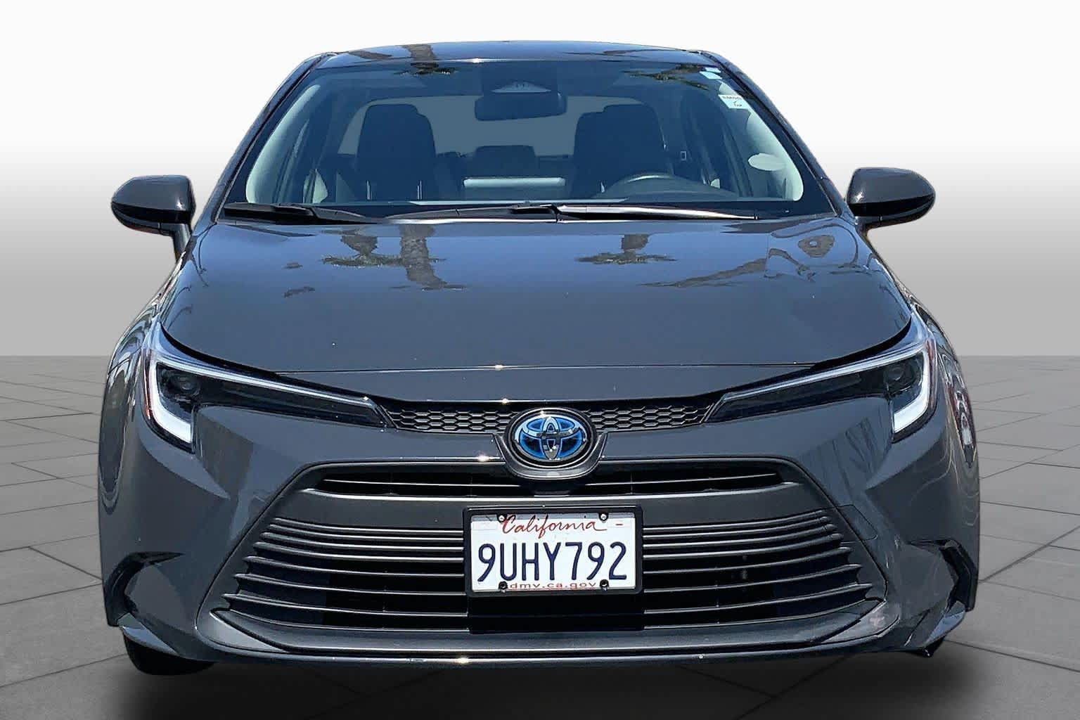 Certified 2025 Toyota Corolla LE w/ LE Premium Package FWD image 3