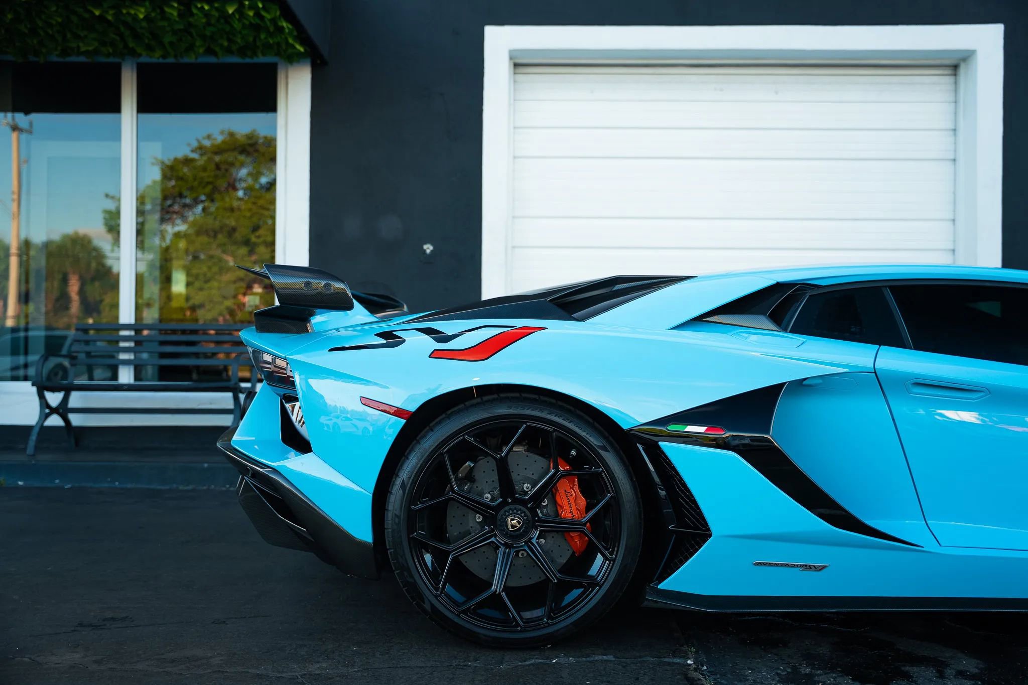 Used 2020 Lamborghini Aventador SVJ AWD/4WD image 5
