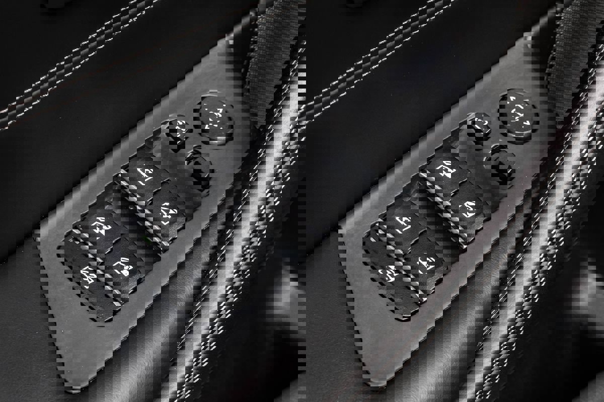 Used 2018 BMW M550i xDrive image 38