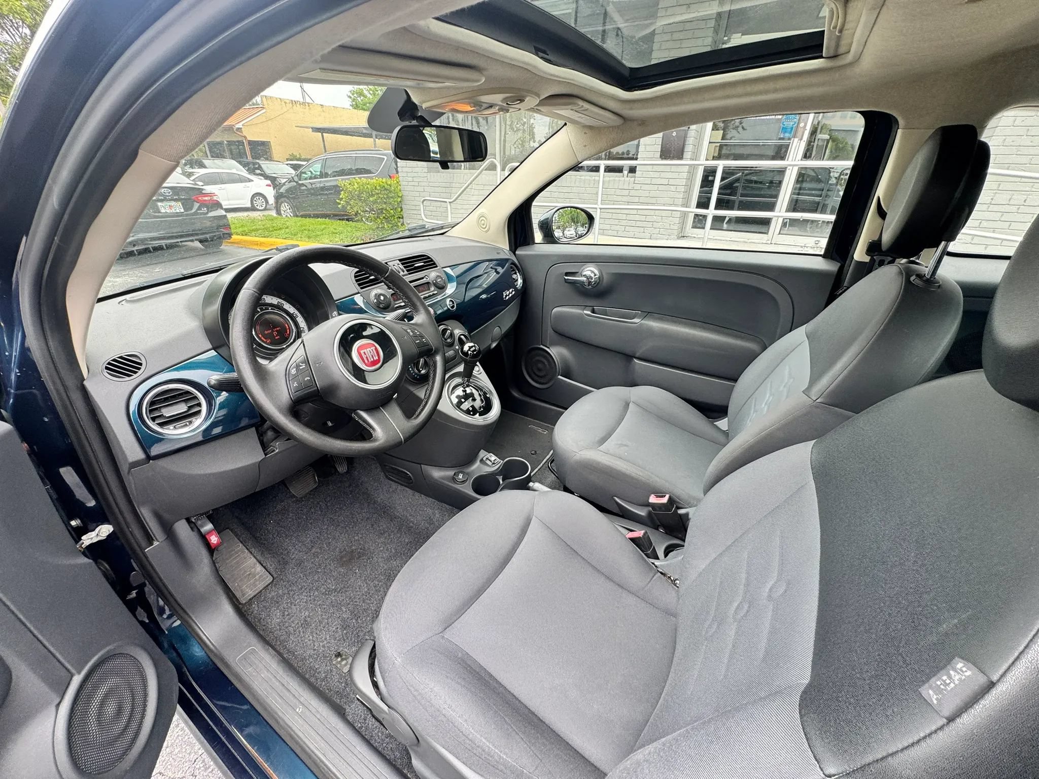 Used 2015 FIAT 500 Pop FWD image 11