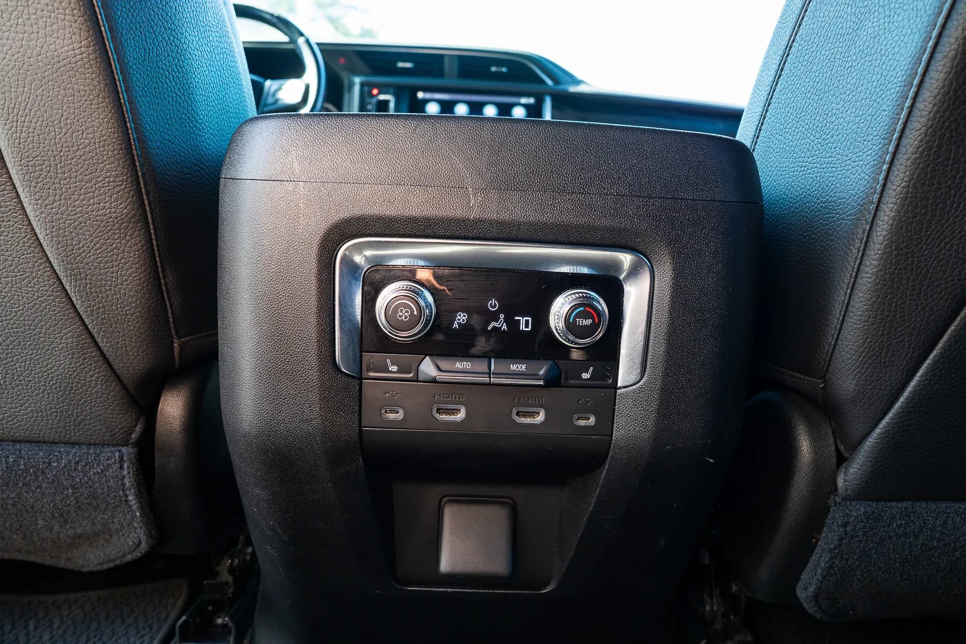 Used 2021 GMC Yukon XL Denali w/ Denali Premium Package RWD image 34