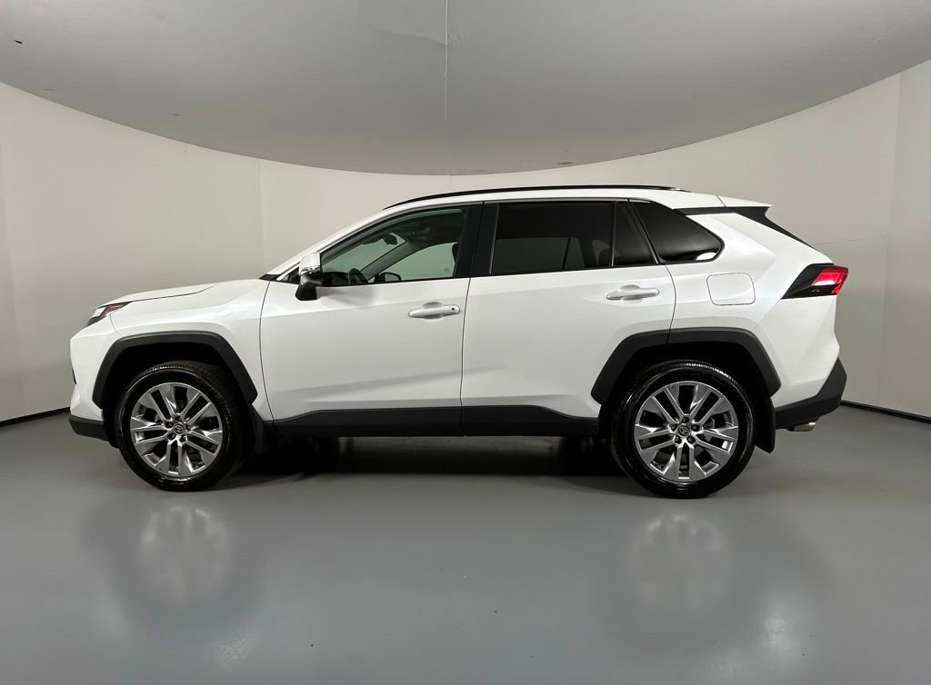 Used 2023 Toyota RAV4 XLE Premium AWD/4WD image 4