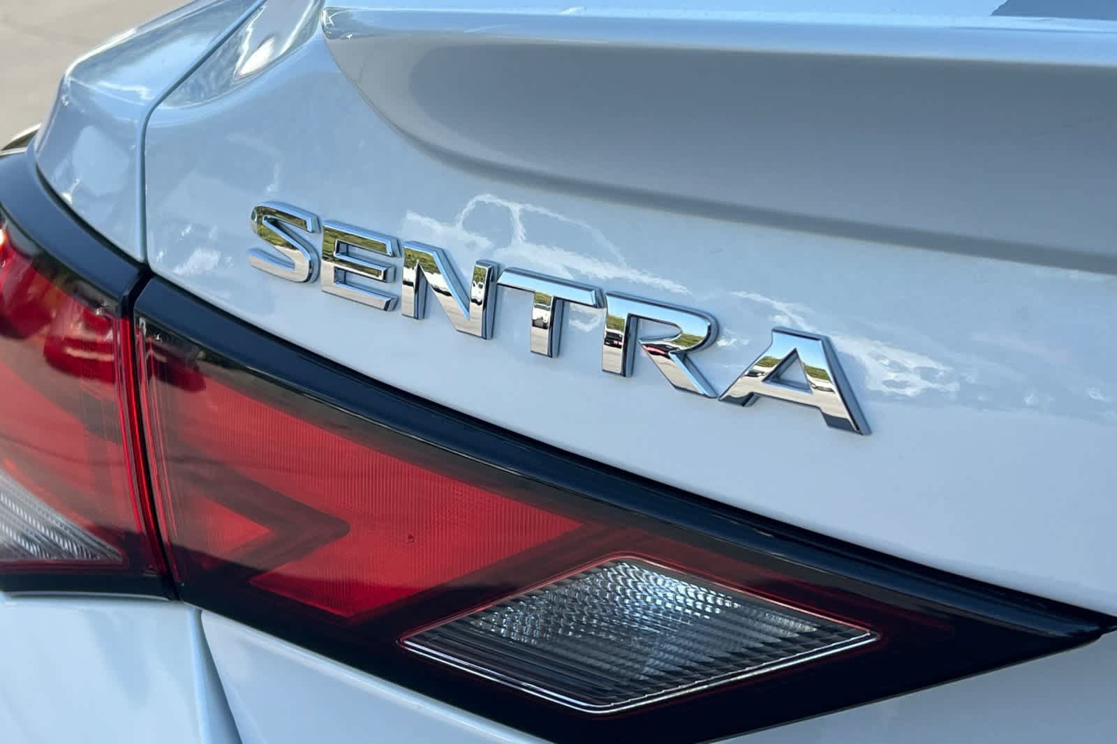 Certified 2025 Nissan Sentra SR FWD image 15