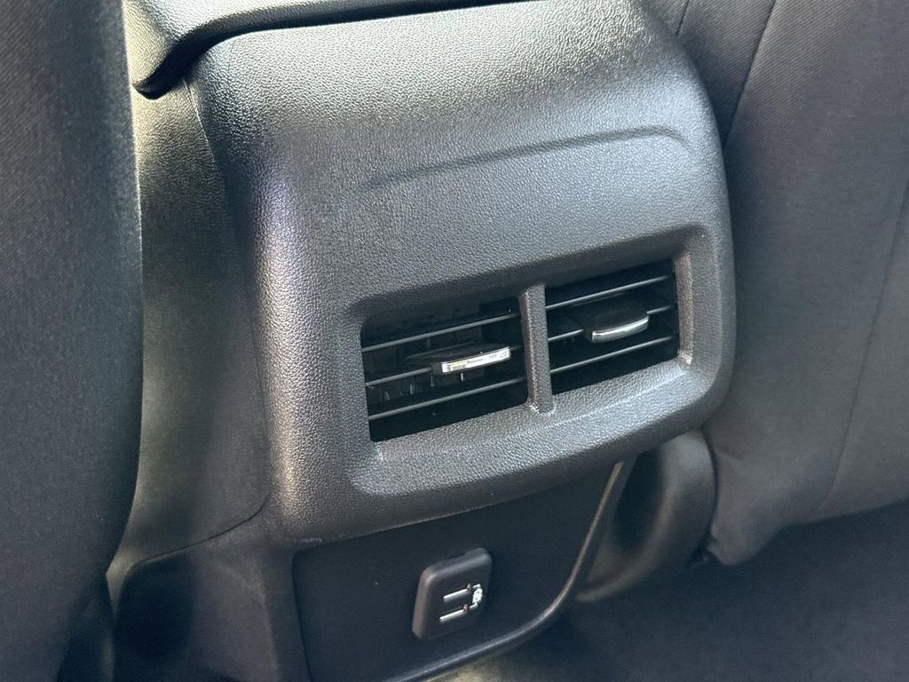 Used 2022 Chevrolet Equinox LS image 19