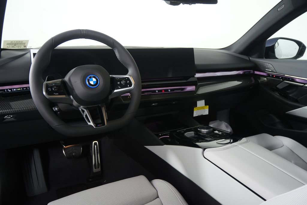 New 2026 BMW i5 eDrive40 w/ M Sport Package image 17