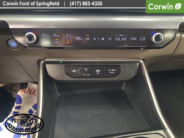 Used 2025 Kia Carnival FWD image 24