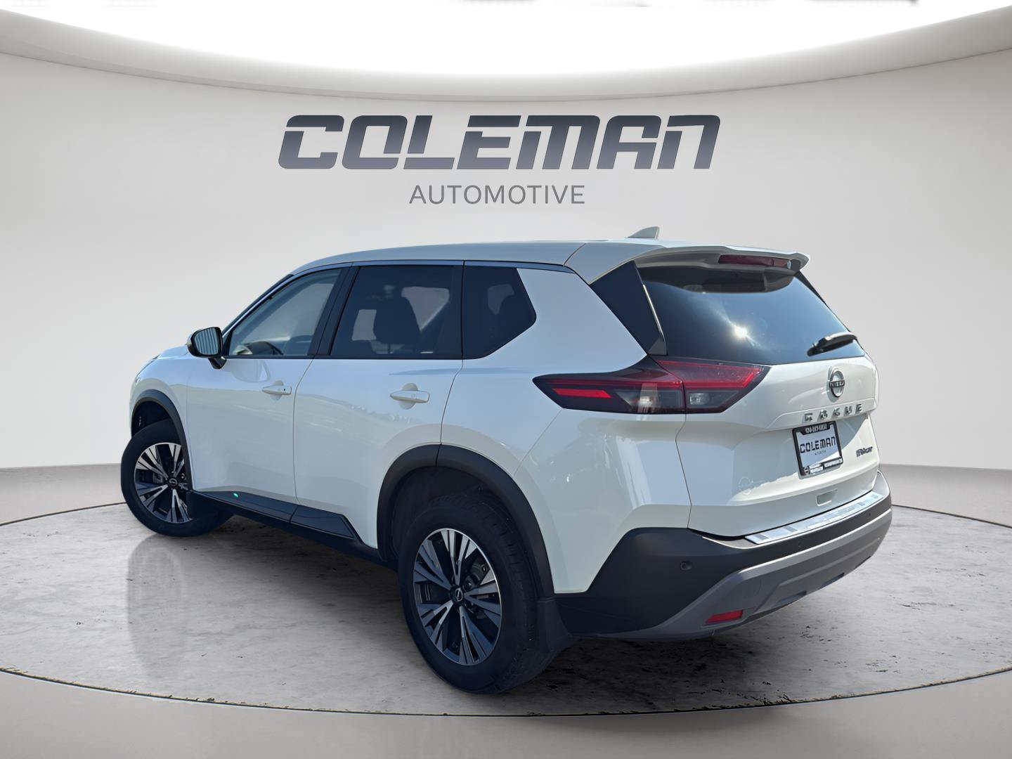 Used 2023 Nissan Rogue SV AWD/4WD image 3