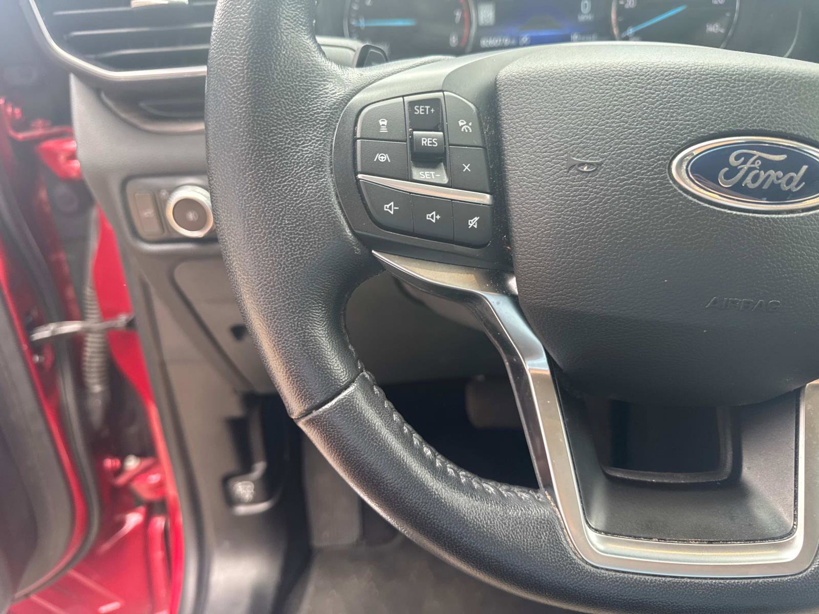 Used 2020 Ford Explorer Limited image 22