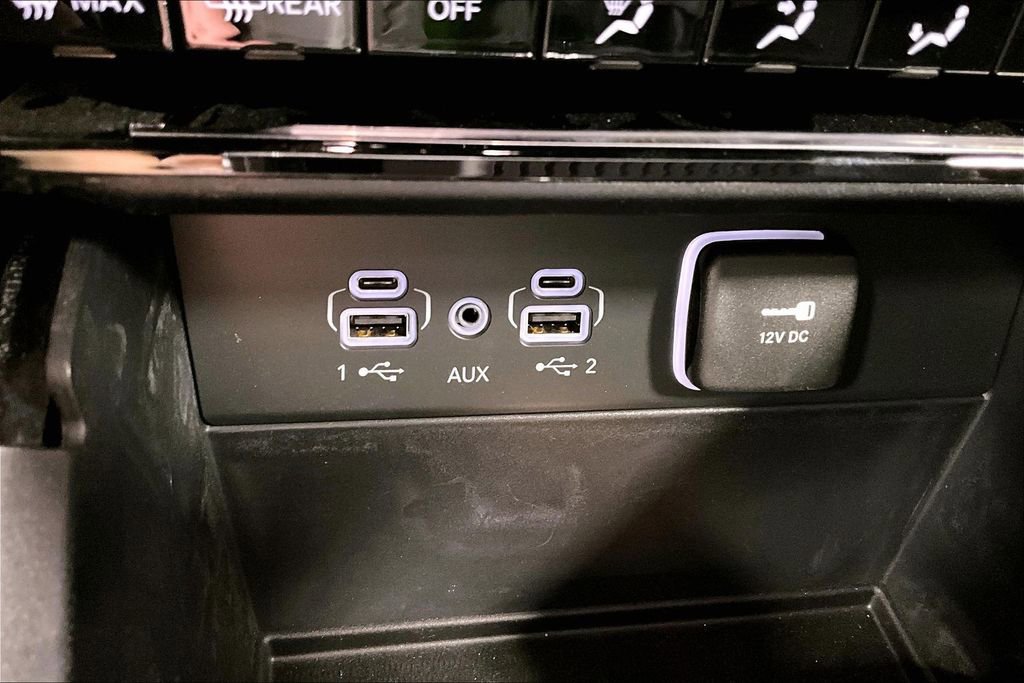 Used 2025 Jeep Grand Cherokee Limited image 31