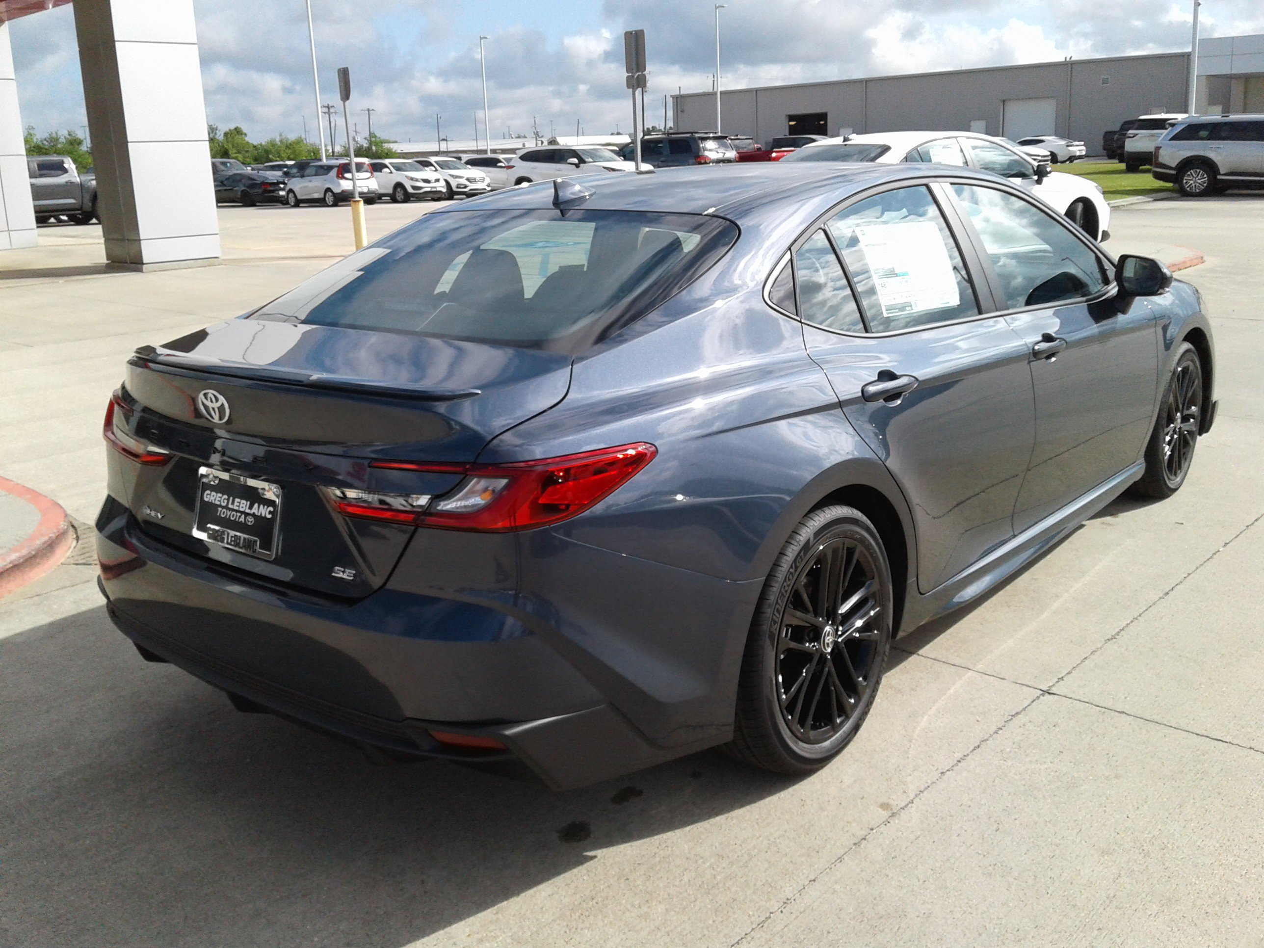New 2026 Toyota Camry SE FWD image 2