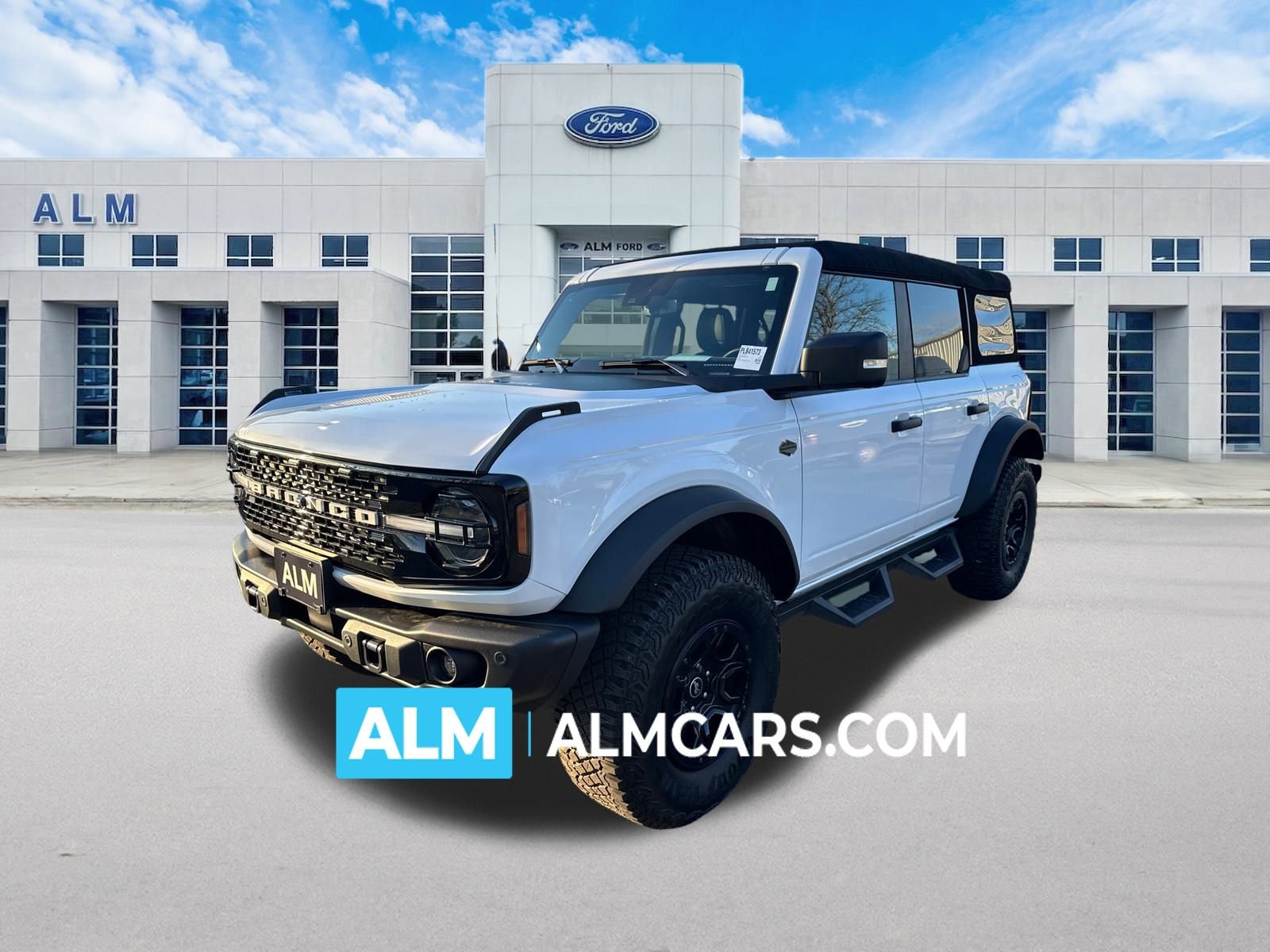 Used 2023 Ford Bronco Wildtrak image 1