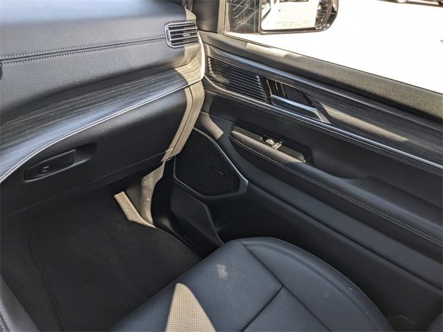 New 2024 Jeep Wagoneer L Series III w/ Premium Group I image 13