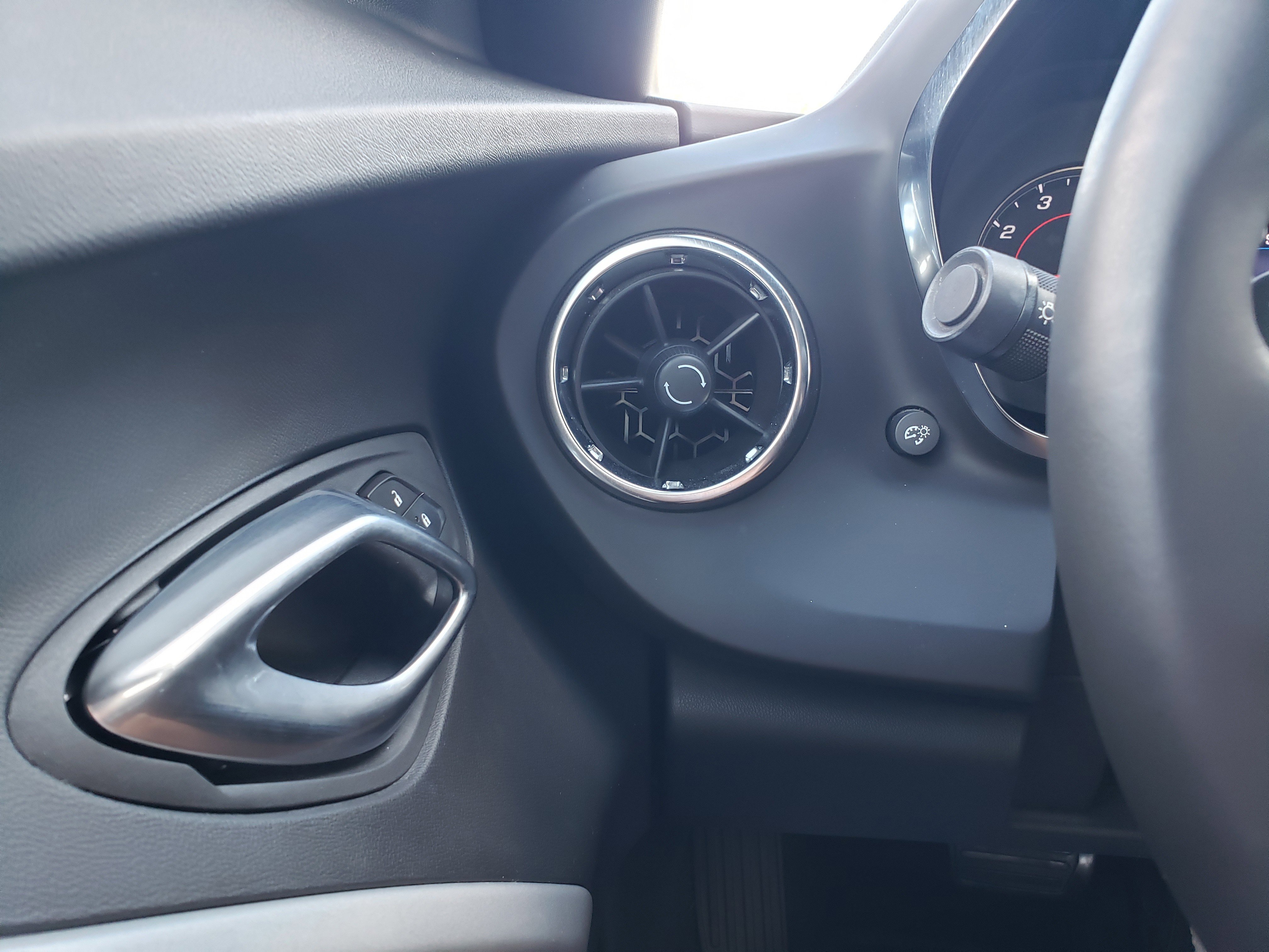 Used 2022 Chevrolet Camaro LT w/ RS Package image 16