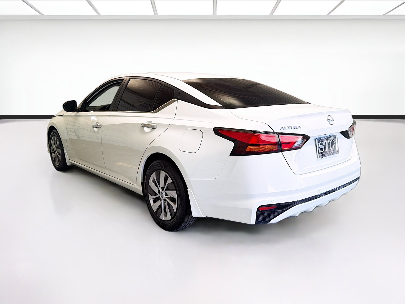 Used 2024 Nissan Altima 2.5 S FWD image 6