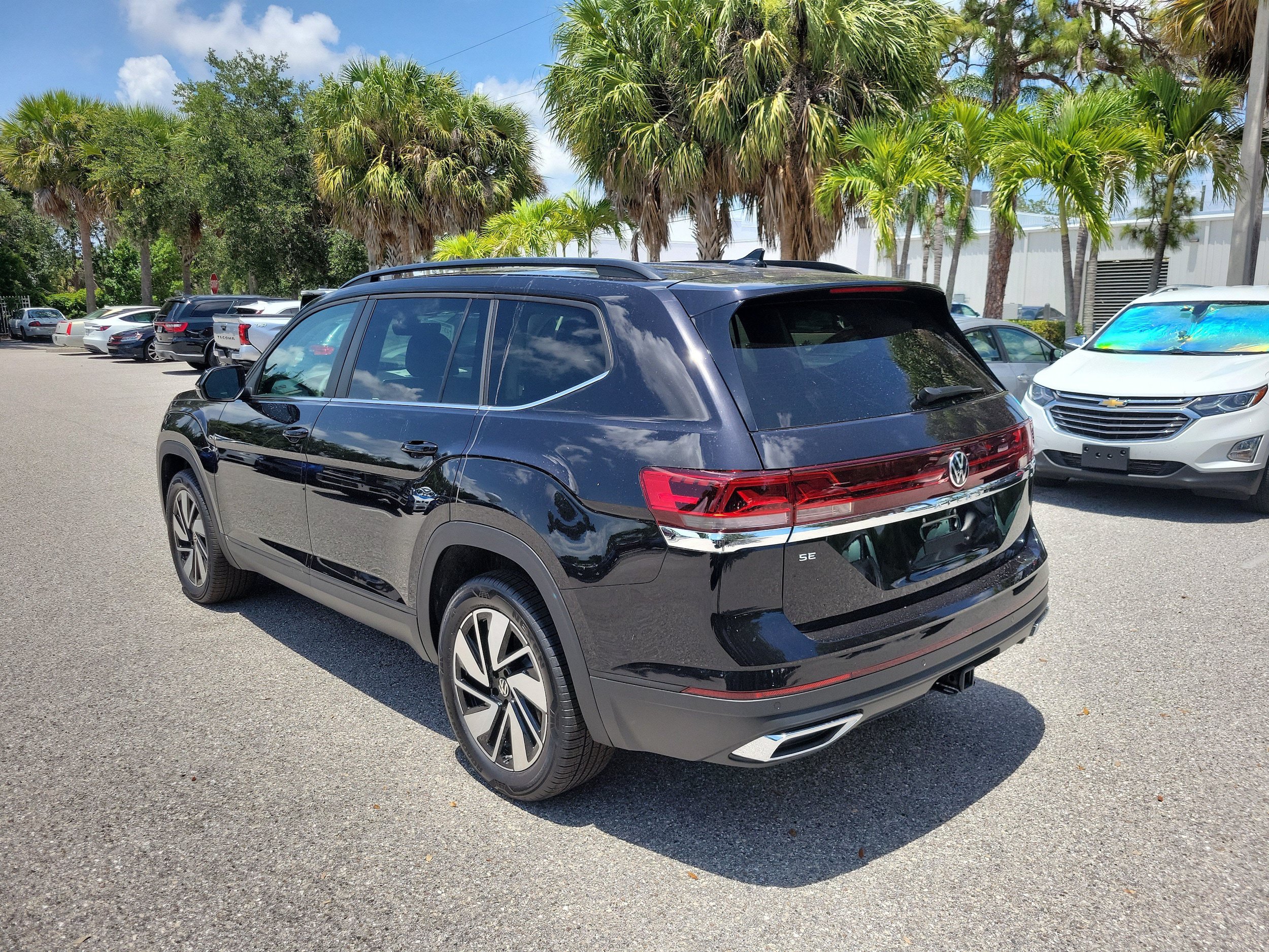 New 2026 Volkswagen Atlas SE FWD image 6