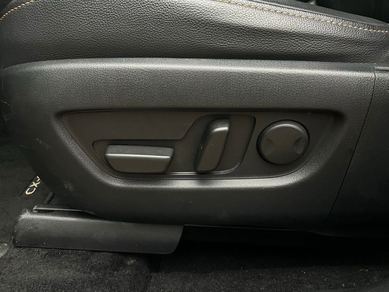 Used 2025 MAZDA CX-90 3.3 Turbo w/ Preferred Package image 10