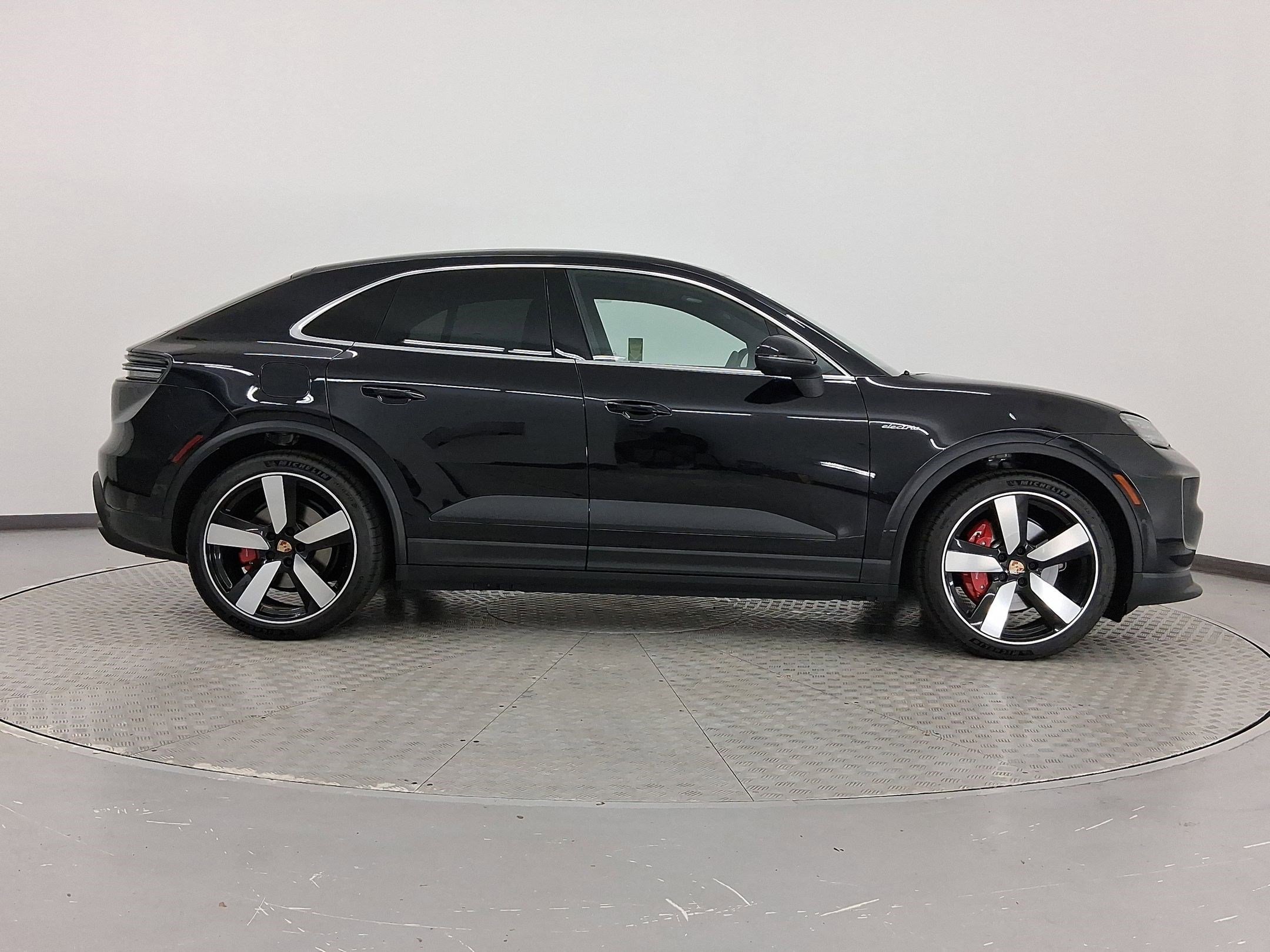 New 2025 Porsche Macan 4S Electric image 8