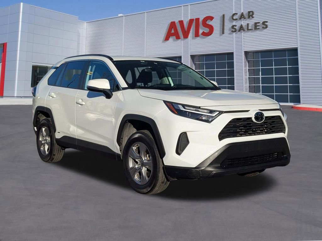 Used 2025 Toyota RAV4 XLE image 9