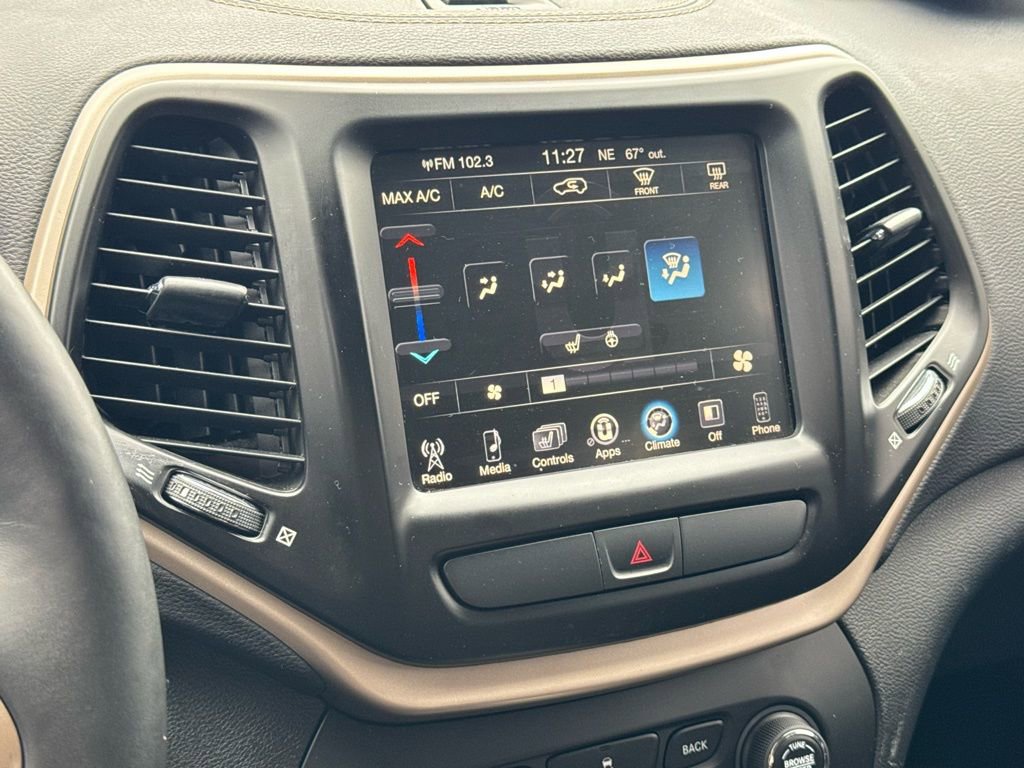 Used 2017 Jeep Cherokee Latitude w/ Cold Weather Group image 31