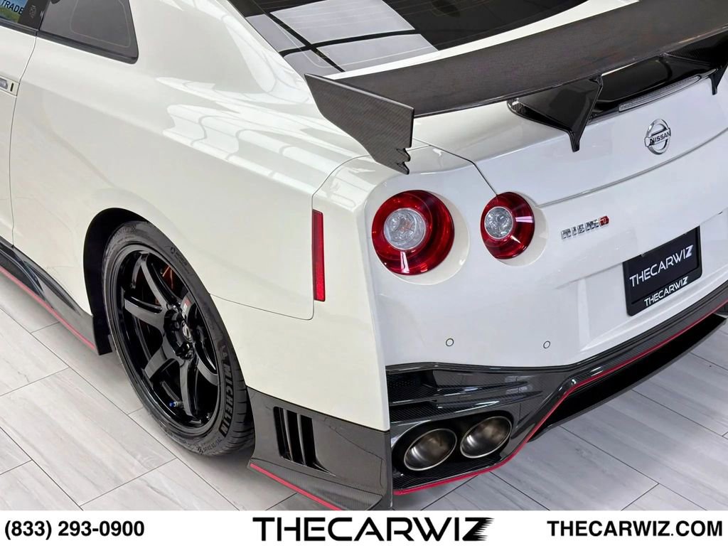 Used 2018 Nissan GT-R NISMO AWD/4WD image 28