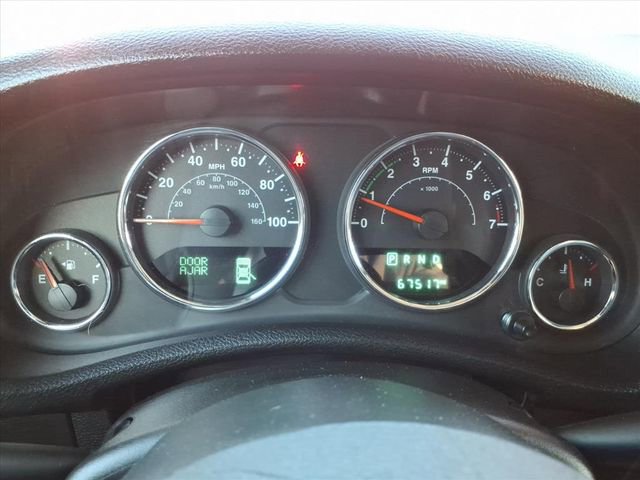 Used 2018 Jeep Wrangler Unlimited Sahara w/ Connectivity Group image 38