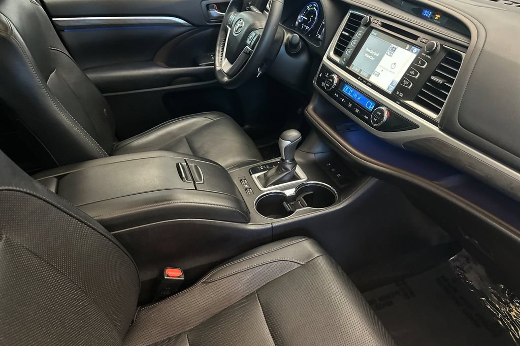 Used 2017 Toyota Highlander Limited Platinum AWD/4WD image 17