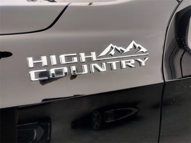 Used 2023 Chevrolet Suburban High Country image 13