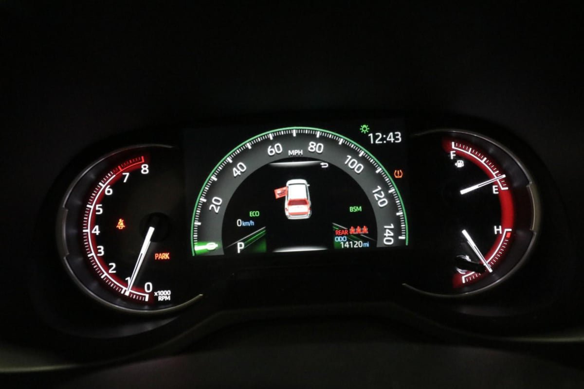 Used 2025 Toyota RAV4 XLE Premium FWD image 14