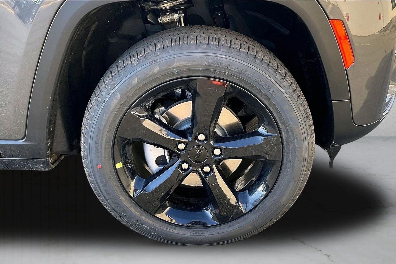 New 2026 Jeep Grand Cherokee Limited w/ Limited Altitude Package AWD/4WD image 33