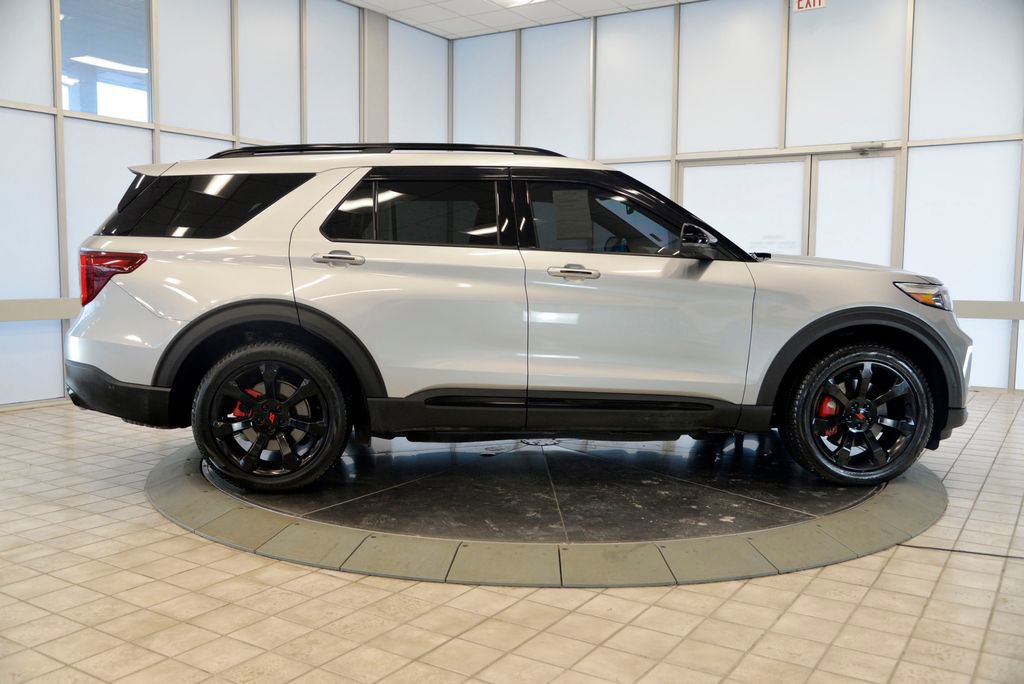 Used 2020 Ford Explorer ST w/ ST Street Pack image 9