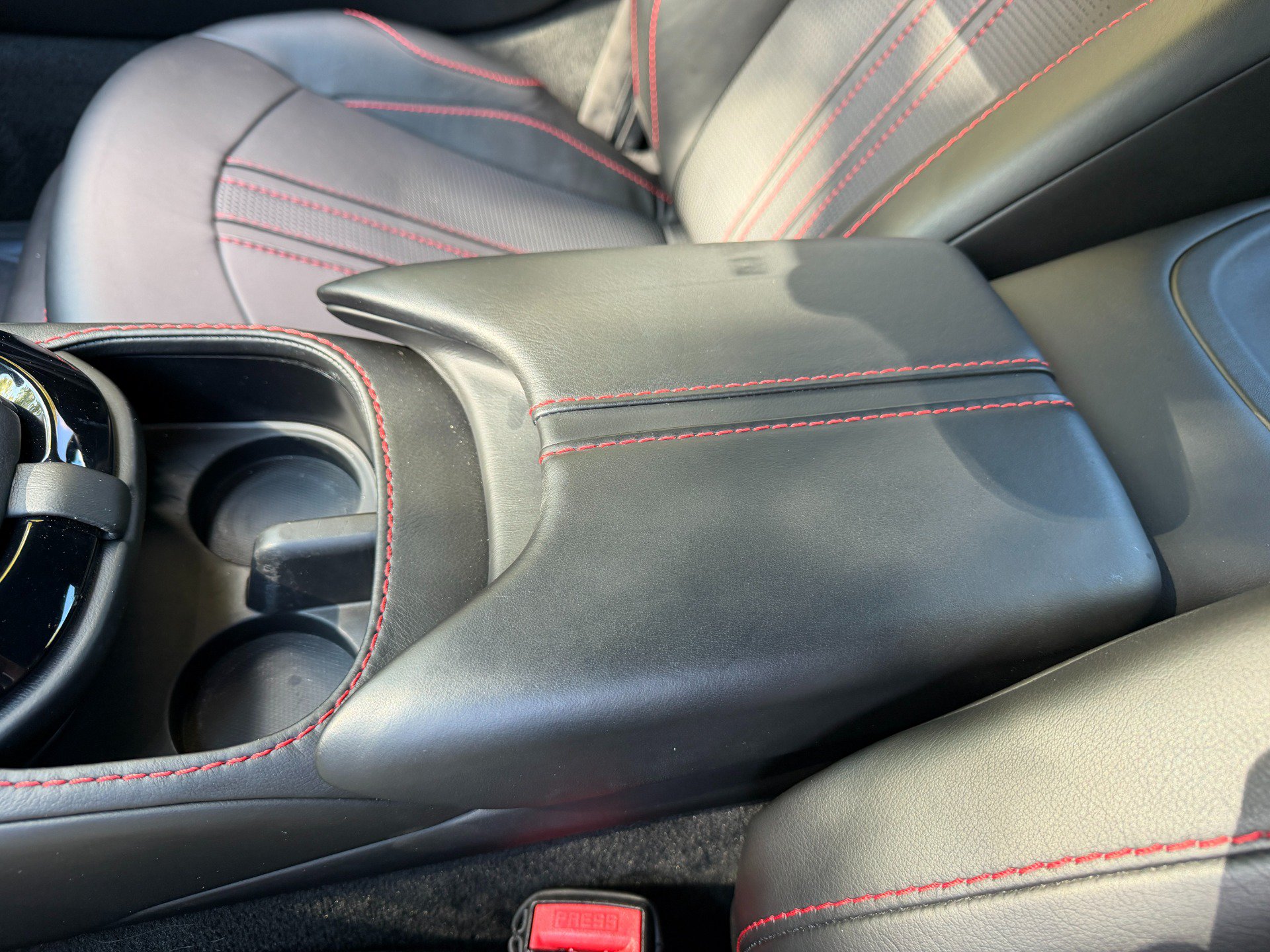Used 2020 Aston Martin V8 Vantage Coupe RWD image 50