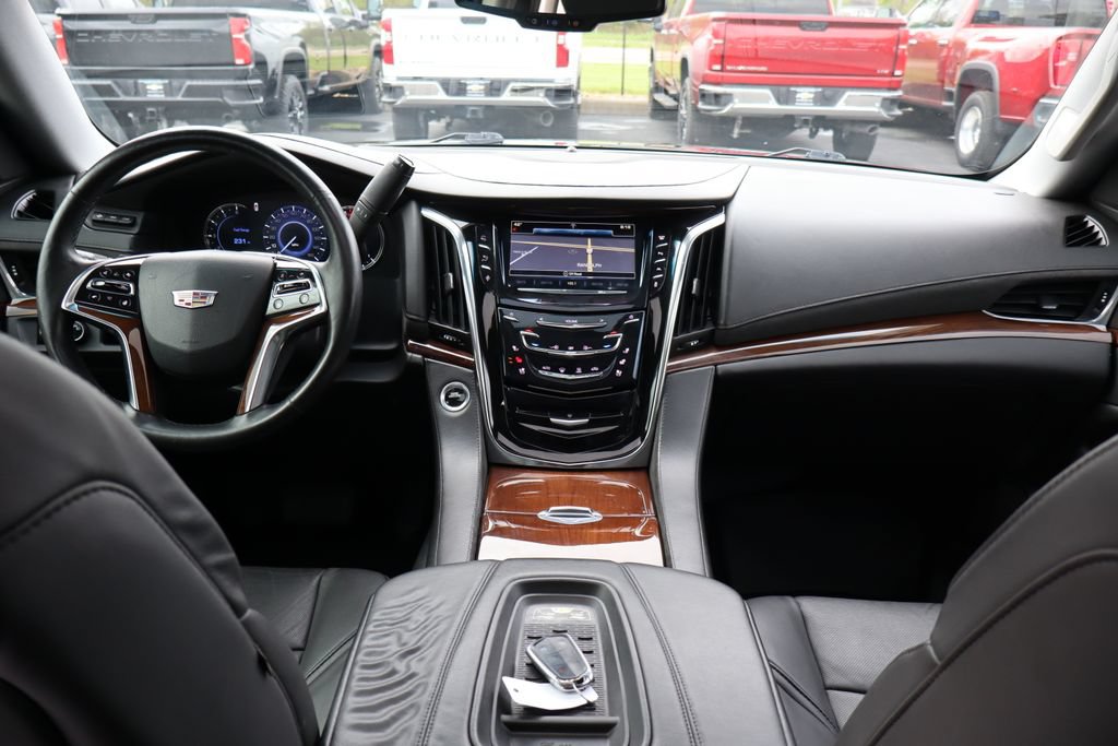 Used 2016 Cadillac Escalade ESV Luxury RWD image 31