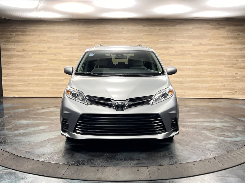 Used 2019 Toyota Sienna LE FWD image 16