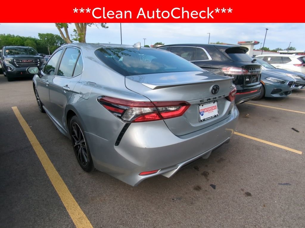 Used 2023 Toyota Camry SE AWD/4WD image 4